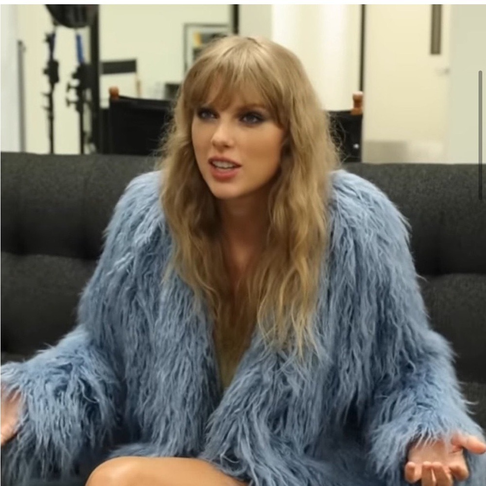 Free People Renata Fur‎ Coat Jacket Blue Oversized Taylor Swift Size XS Blue